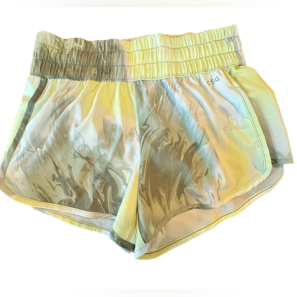 DSG Shorts women’s multi wash effect- yellows greens grays NWT Built in …